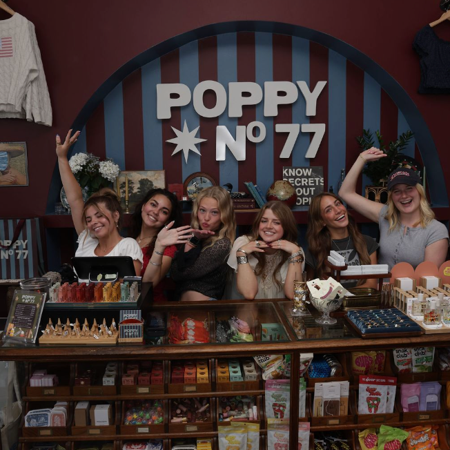 Poppy No. 77 Employees at Cash register